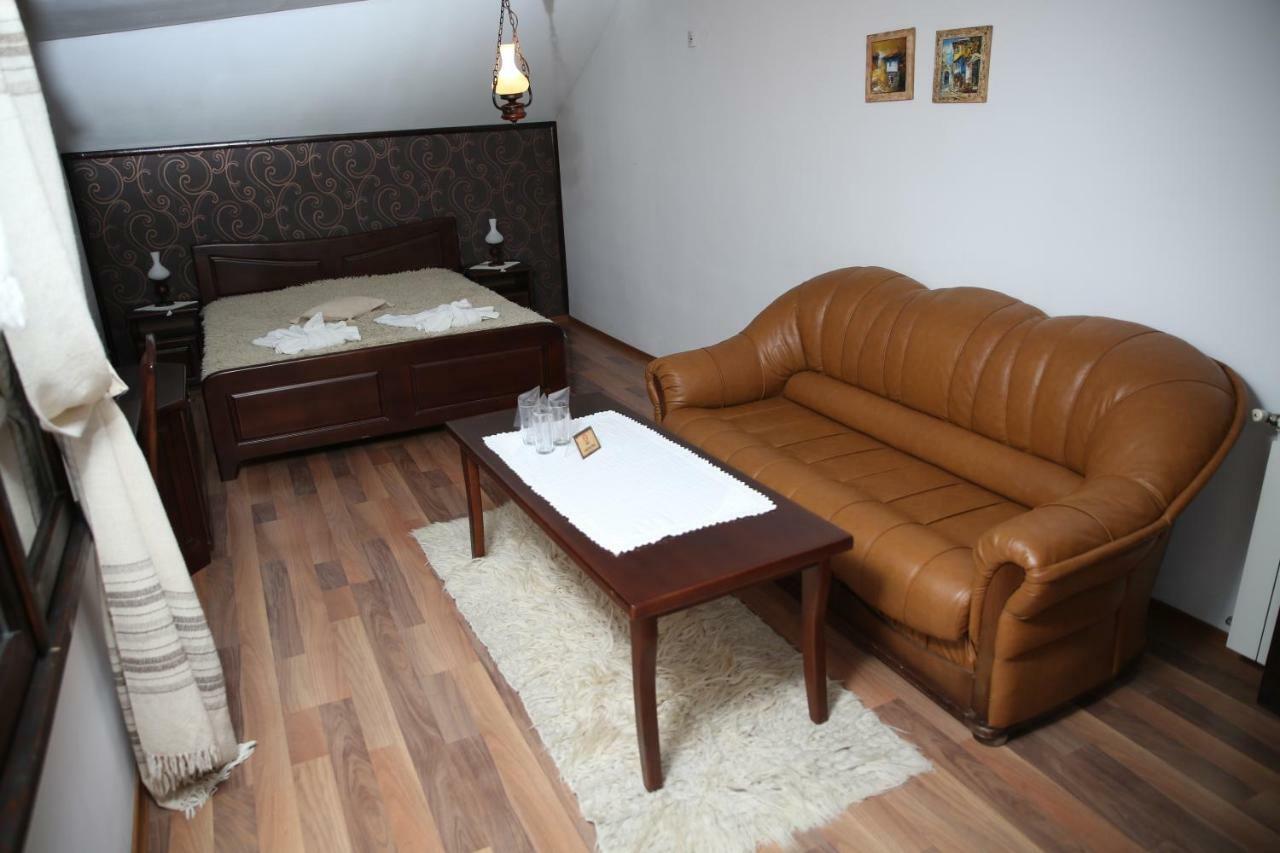 Oazis Guesthouse 洛维奇 外观 照片