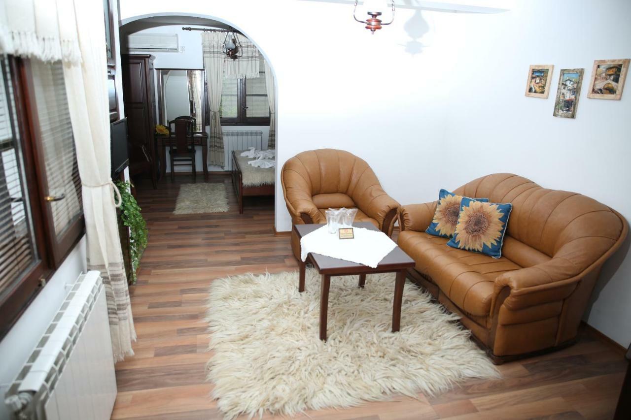 Oazis Guesthouse 洛维奇 外观 照片