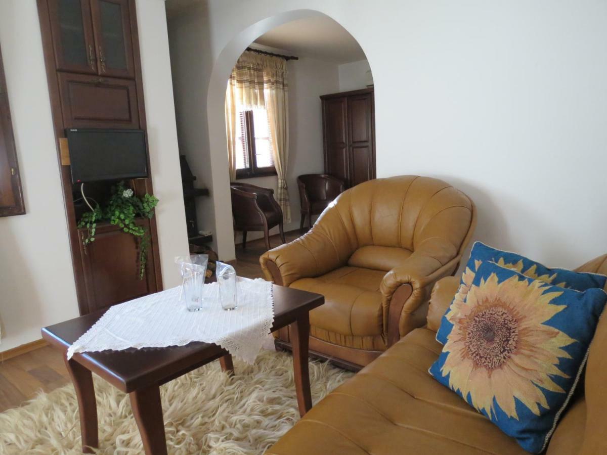 Oazis Guesthouse 洛维奇 外观 照片