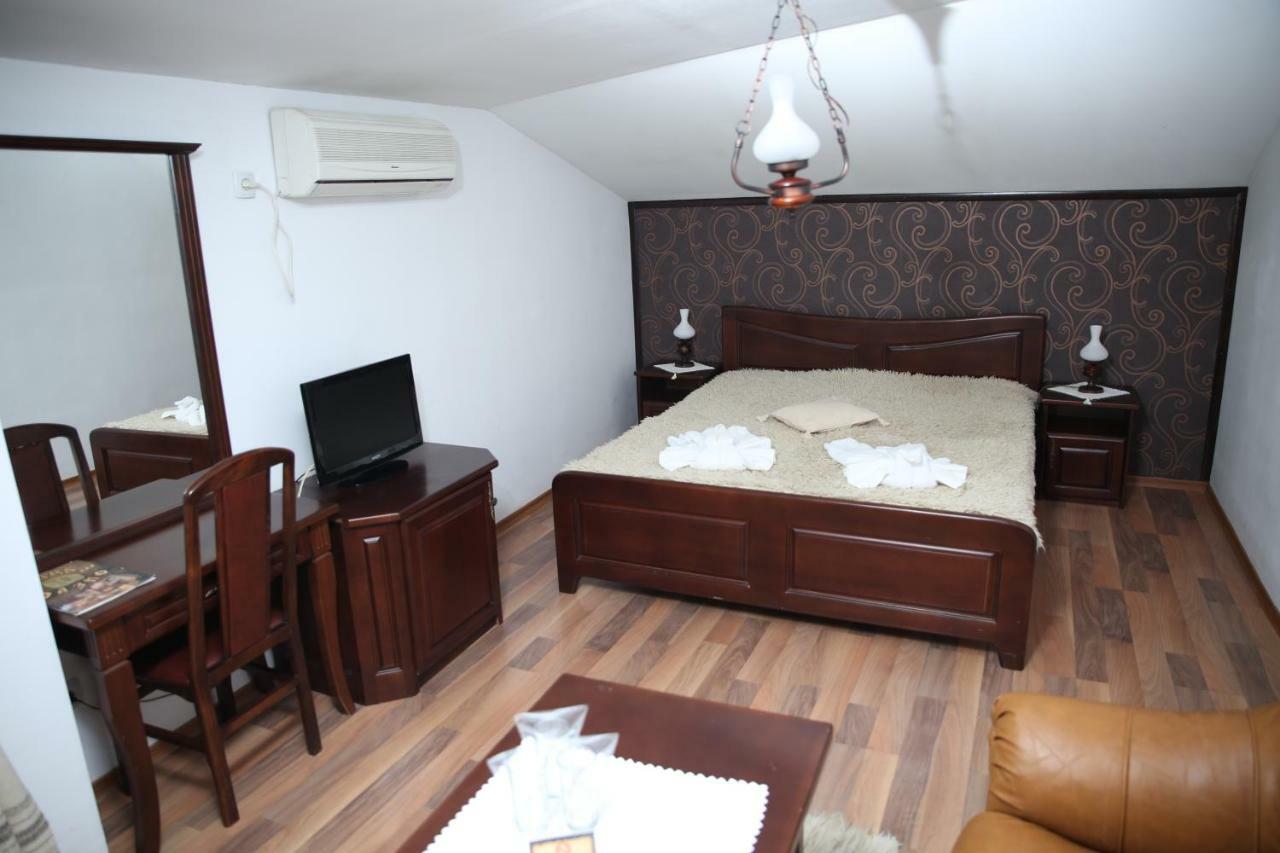 Oazis Guesthouse 洛维奇 外观 照片