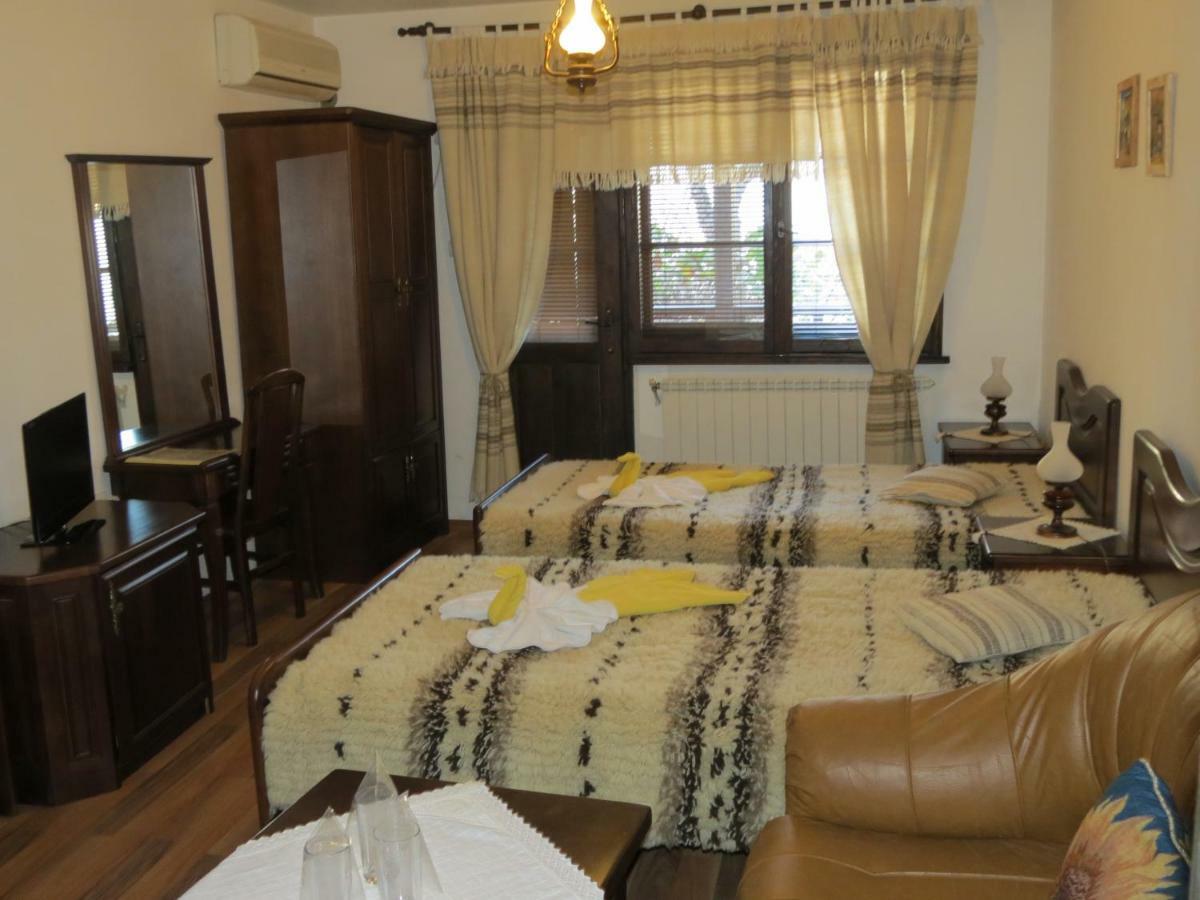 Oazis Guesthouse 洛维奇 外观 照片