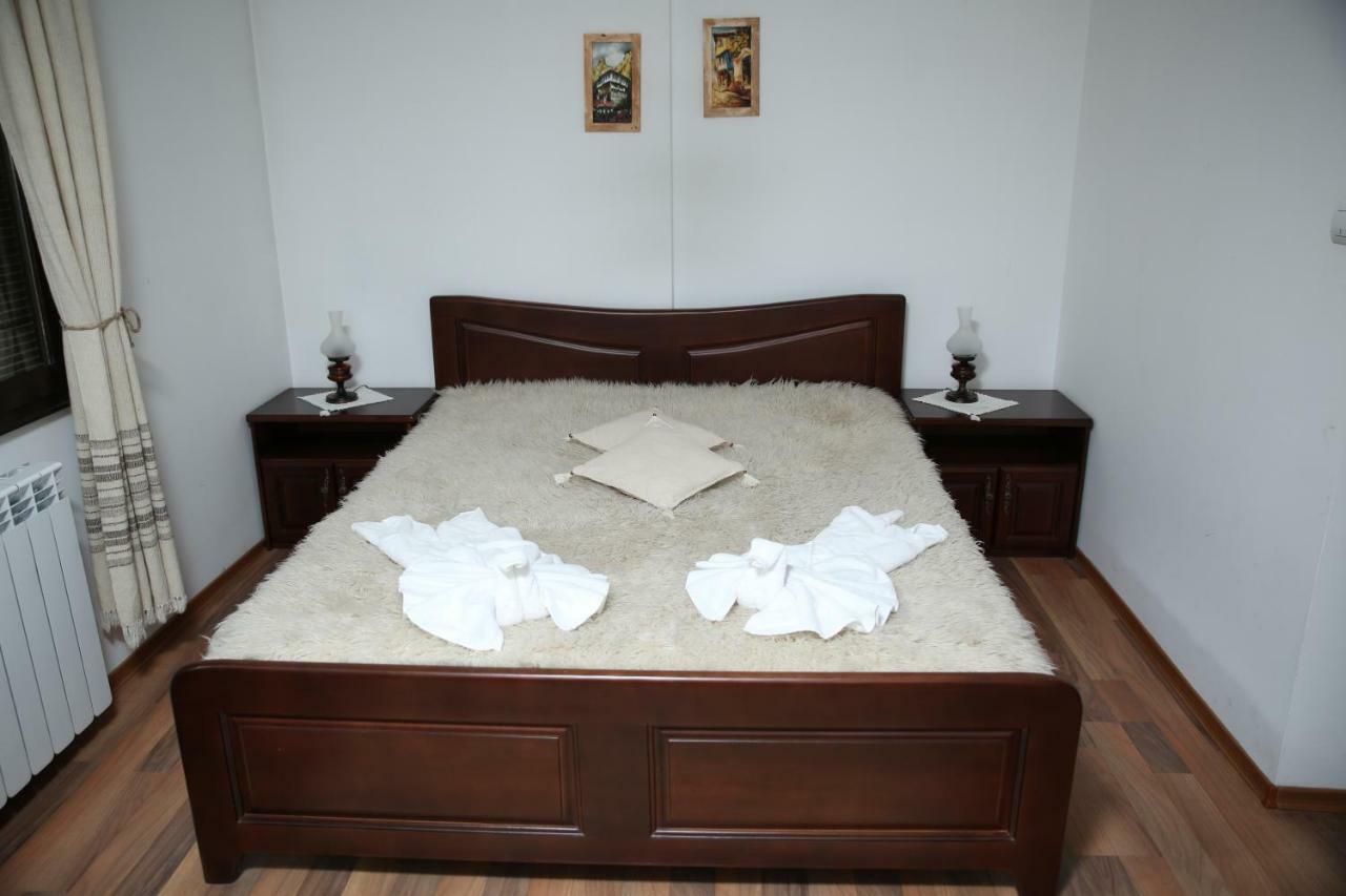 Oazis Guesthouse 洛维奇 外观 照片