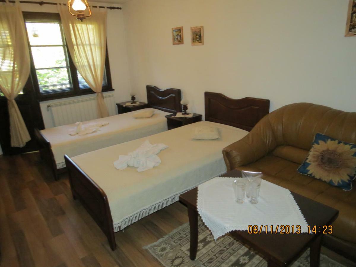 Oazis Guesthouse 洛维奇 外观 照片